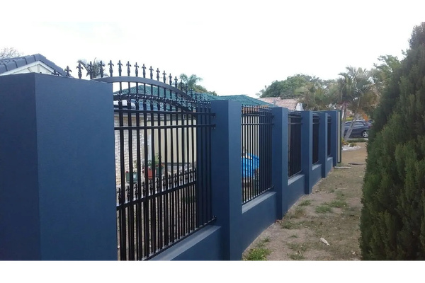 Bobby Rose Builder & Carpenter logo