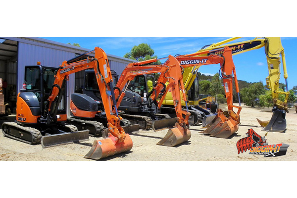 Diggin-it Earthworx logo