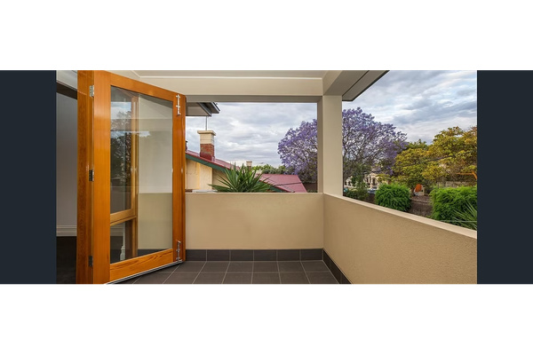 M & K Painting Services logo