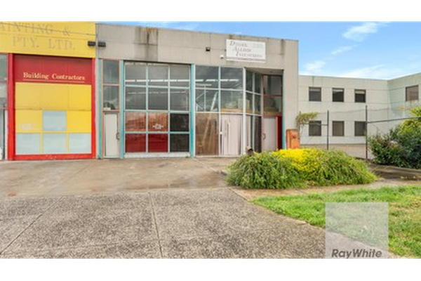 Ray White Bundoora logo
