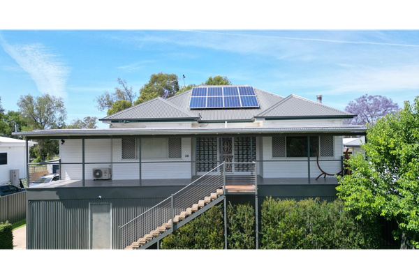 Ray White Rural Moree logo