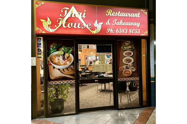 Thai House Takeaway logo
