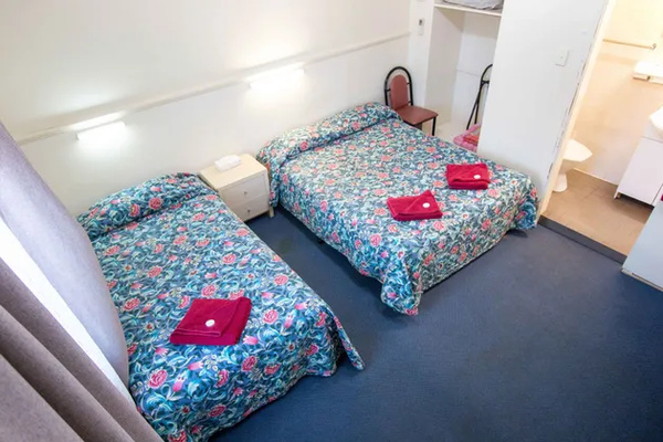 Travelway Motel & Licensed Restaurant logo